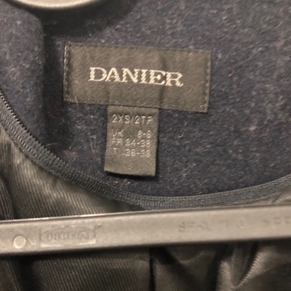 Danier Leather - Wool Peacoat - Picture 3 of 4